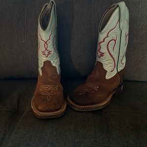 Like new kids boots